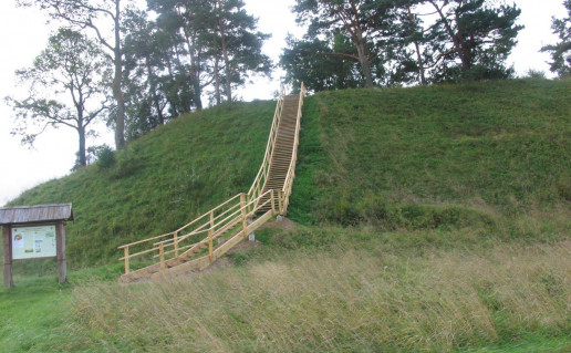 20_Žagarės ozo pažintinio tako pradžia ant Žvelgaičio piliakalnio.jpg